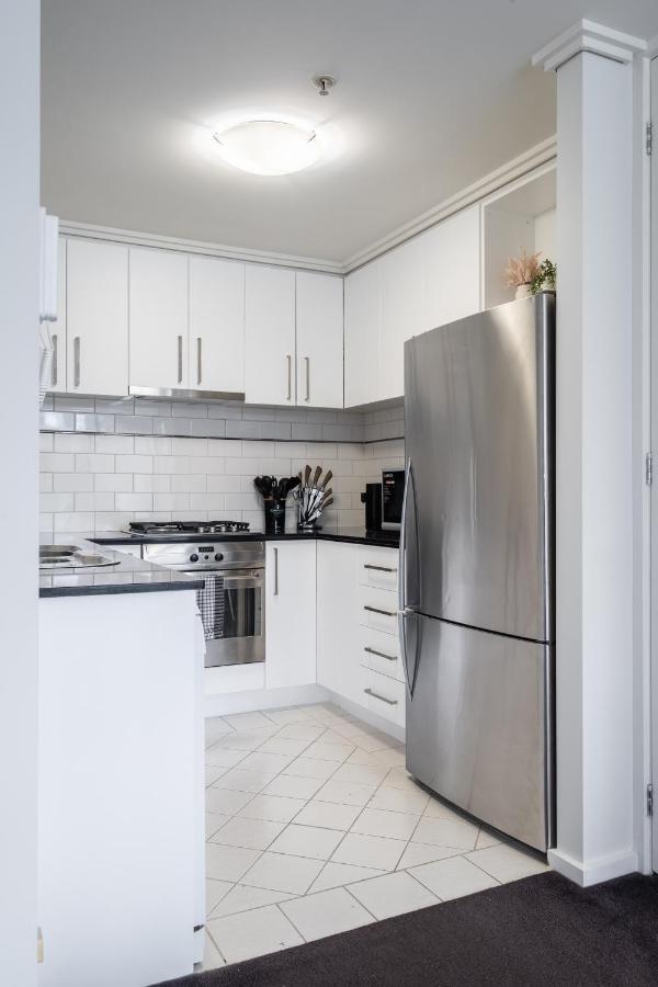 Mega Style Apartments Capri Мелбърн Екстериор снимка
