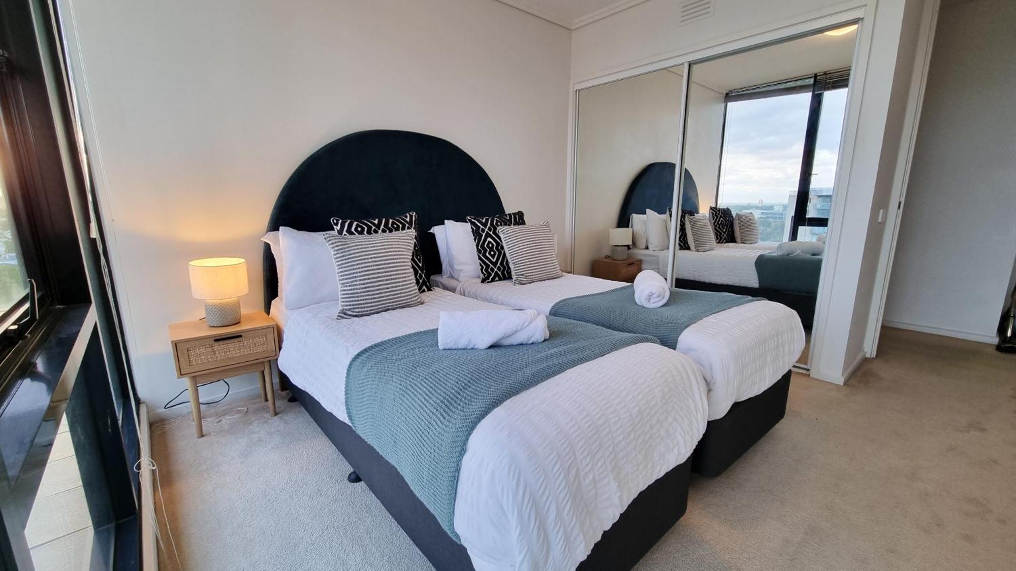 Mega Style Apartments Capri Мелбърн Екстериор снимка